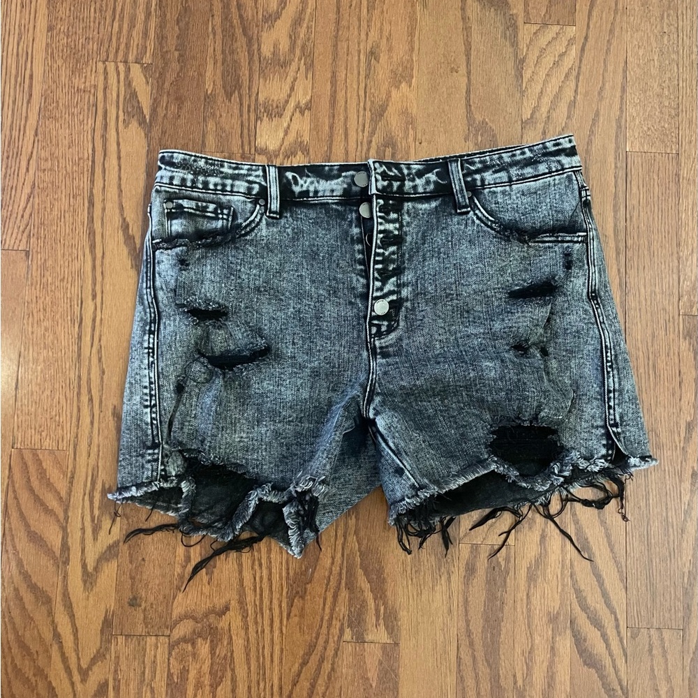 Petra 153 Black Distressed Shorts